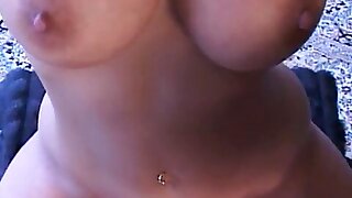 Mature broad has steamy orgasm on vibrating dildo