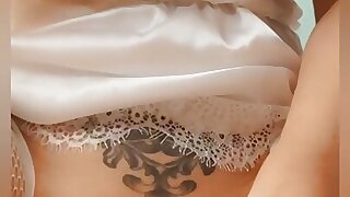 Nicole DuPapillon UK's Longest Labia - Fucks herself with her Dildo and orgasms in lose up with a huge squirt