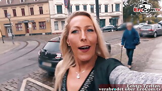 MATURE GIRL PICKS UP GIRL FOR FIRST TIME LESBIAN EROCOM DATE