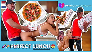 I fuck a delivery guy while eating pizza! SEXYBUURVROUW.com